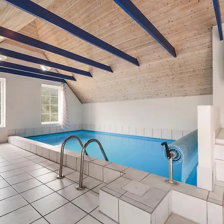 Holiday home Thatched House With And Pool By The Sea - Sj67