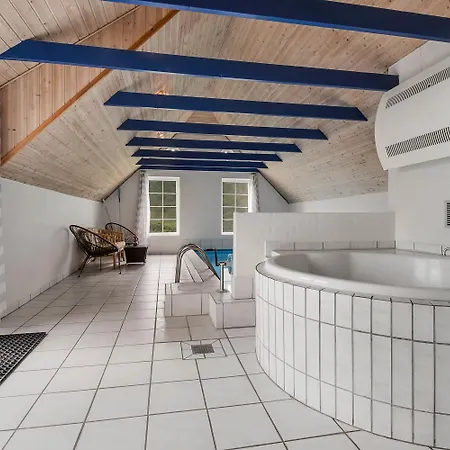 Thatched House With And Pool By The Sea - Sj67