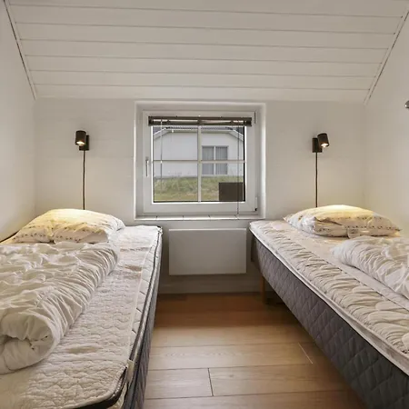 Holiday home Thatched House With And Pool By The Sea - Sj67