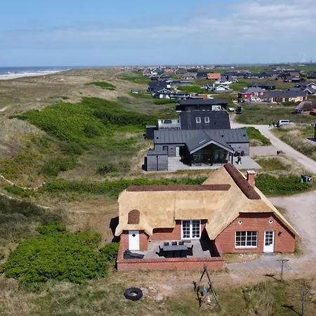 Thatched House With And Pool By The Sea - Sj67