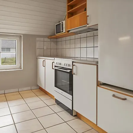 Thatched House With And Pool By The Sea - Sj67 Holiday home