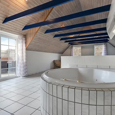 Thatched House With And Pool By The Sea - Sj67 Tatil Evi *